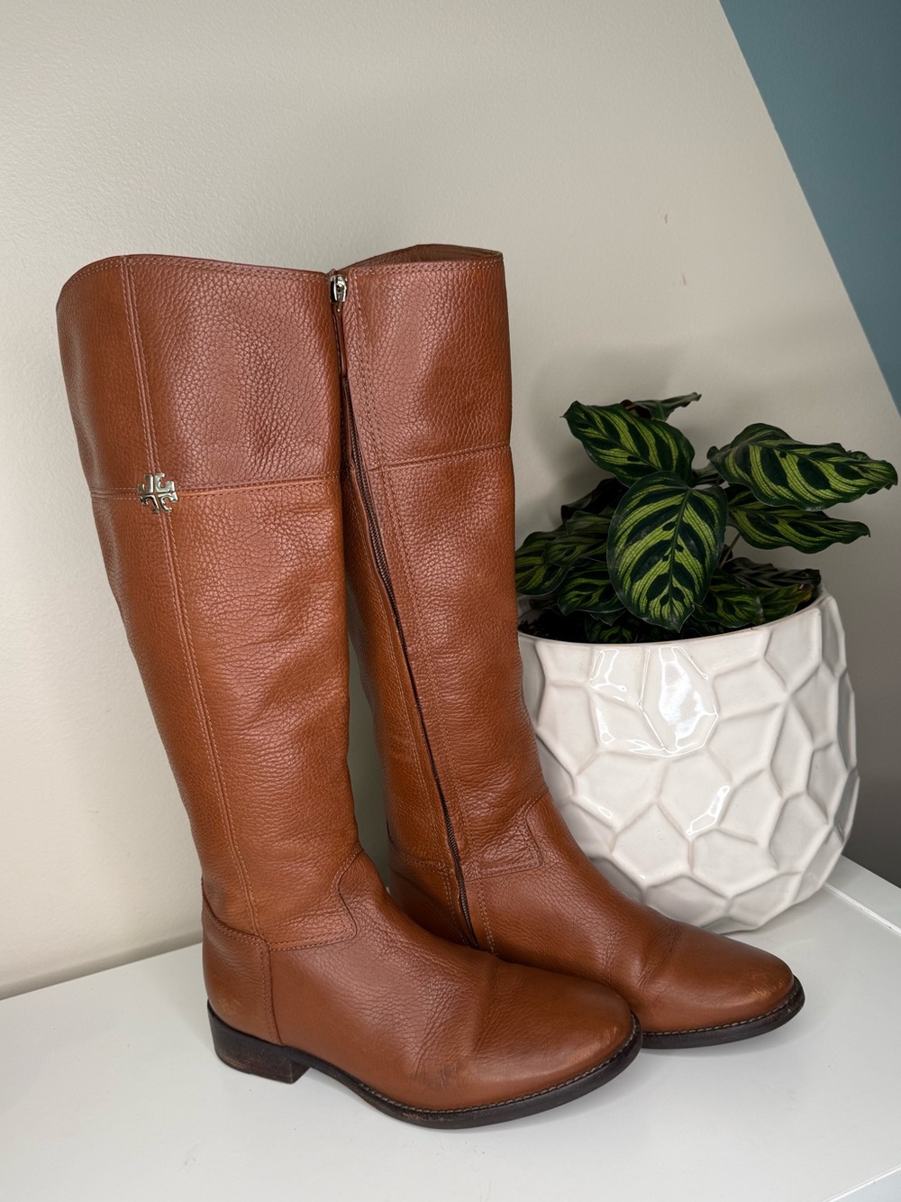 Tory Burch Cognac Pebbled Leather Riding Boots Tall Knee High Logo 7M Brazil - Picture 2 of 9